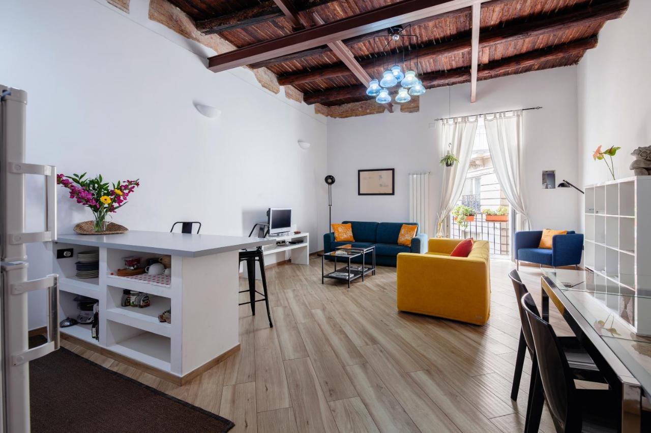 Apartment Moderno Nel Centro Storico Naples